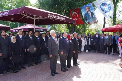 Kaymakamımız Ahmet Gazi KAYA 19 Mayıs Atatürk'ü Anma, Gençlik ve Spor Bayramı Çelenk Sunma Törenine Katıldı