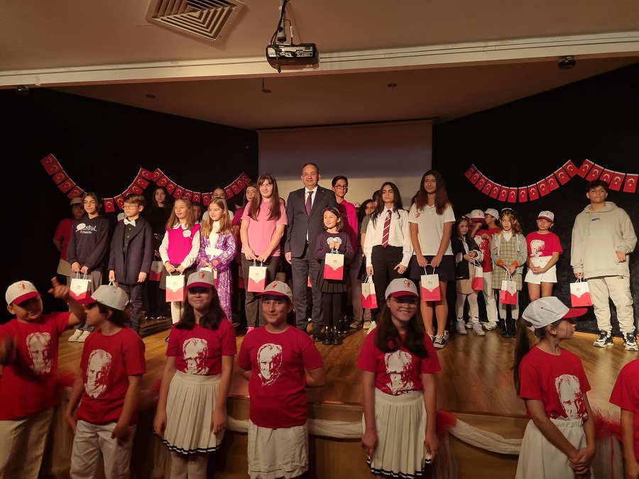 KAYMAKAMIMIZ CEVDET ERTÜRKMEN NİŞANTAŞI NURİ AKIN ANADOLU LİSESİ'NDE GERÇERKLEŞTİRİLEN 29 EKİM CUMHURİYET BAYRAMI KUTLAMALARINA KATILDI