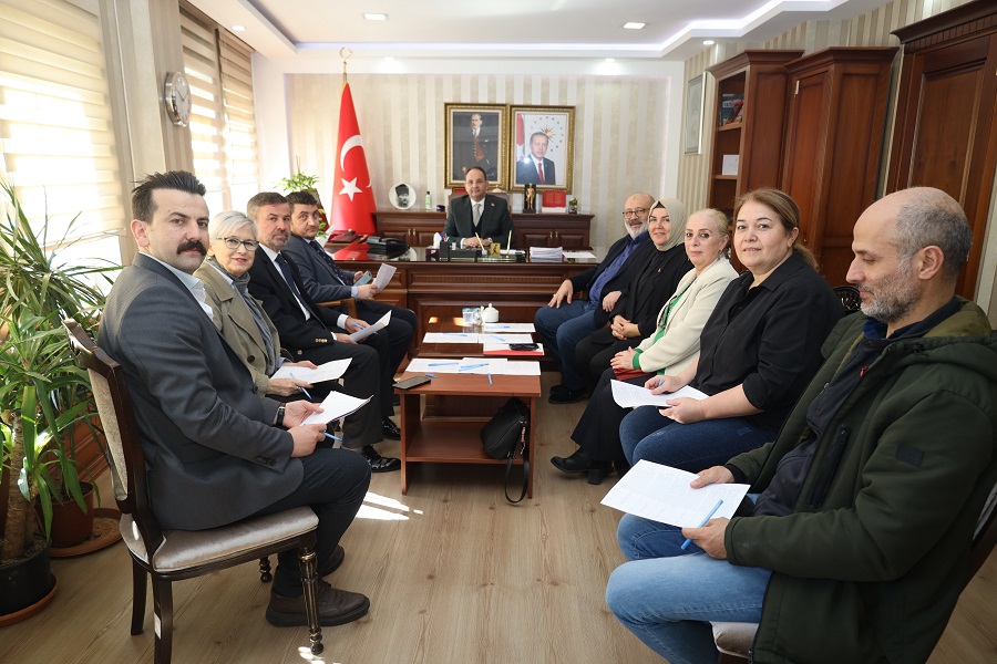 Kaymakamımız Cevdet ERTÜRKMEN Başkanlığında, Sosyal Yardımlaşma ve Dayanışma Vakfı Mütevelli Heyet Toplantısı Gerçekleştirildi.